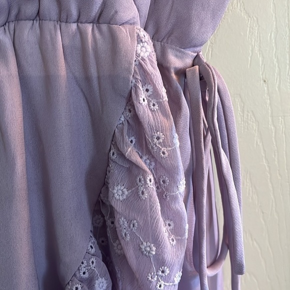 Francesca‘s-mi ami-M-Lavender purple-wrap dress.Tie detail, built in slip v-neck - Picture 4 of 13